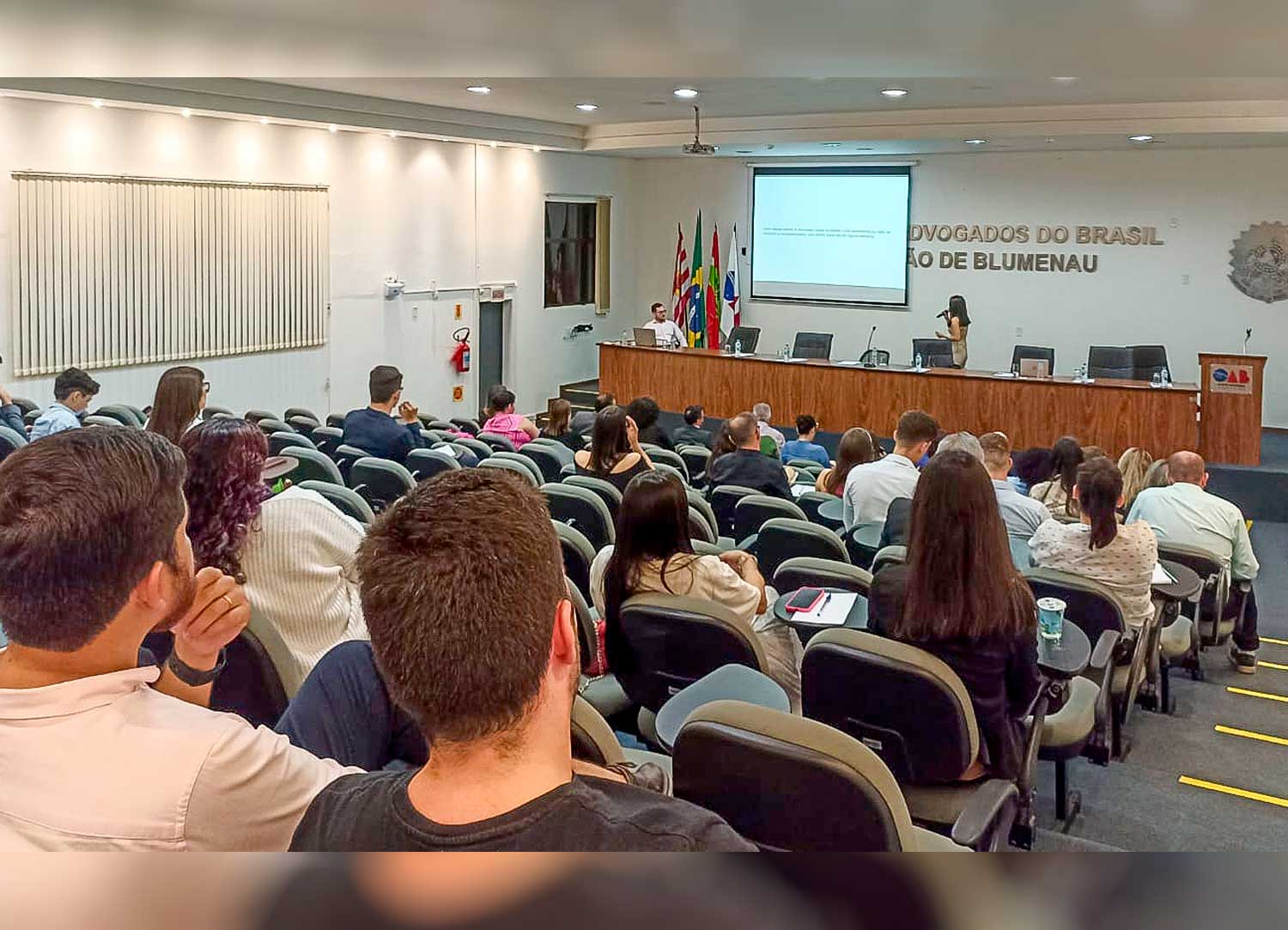 Redes sociais na advocacia foi tema de reunião aberta da Comissão do Jovem Advogado da OAB Blumenau