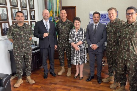 Presidente e Vice-Presidente da OAB visitam o 23º Batalhão de Infantaria de Blumenau