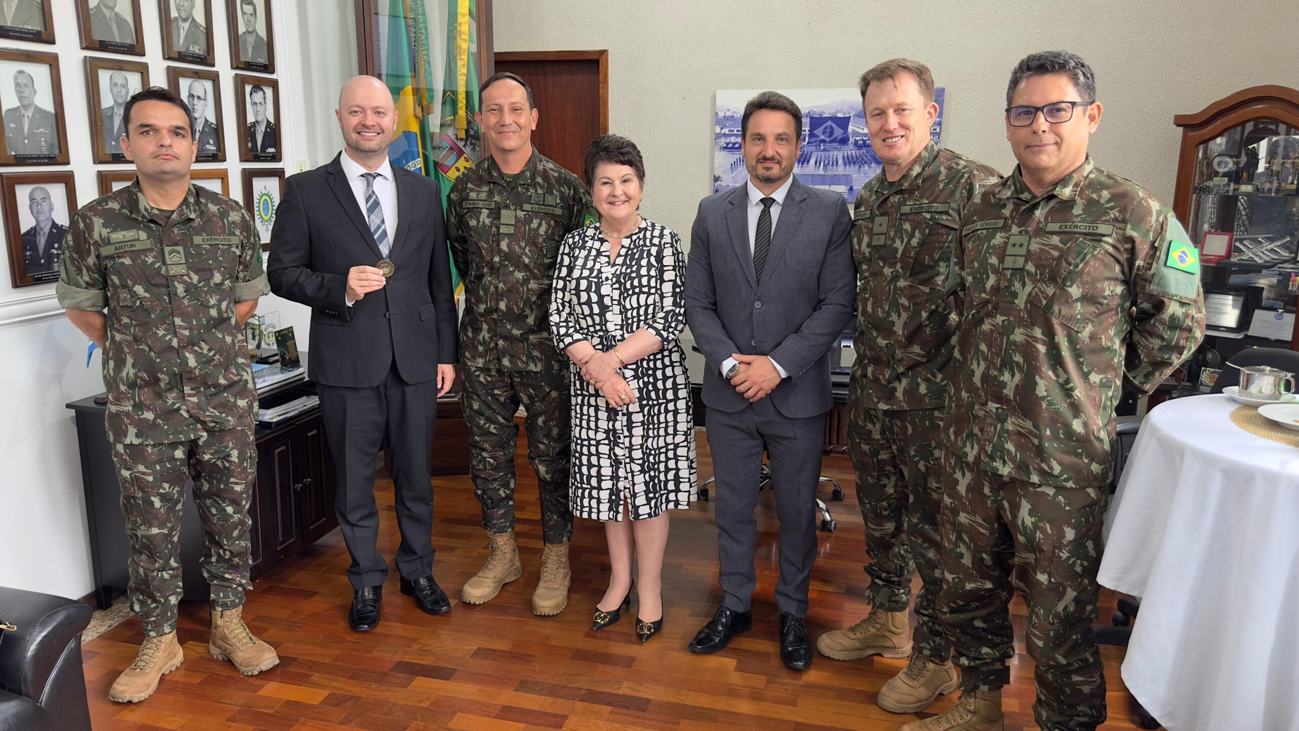 Presidente e Vice-Presidente da OAB visitam o 23º Batalhão de Infantaria de Blumenau