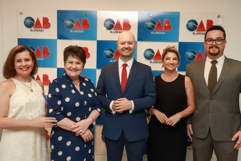 Posse da nova diretoria da OAB Blumenau marca noite histórica para a advocacia da região.