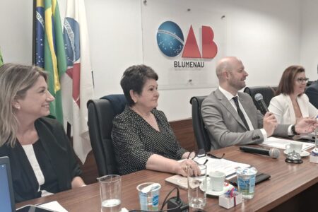 OAB Blumenau realiza primeira sessão sob nova diretoria