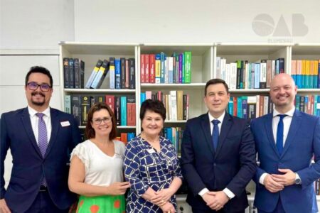 OAB Blumenau realiza visita institucional ao Fórum Universitário da Comarca