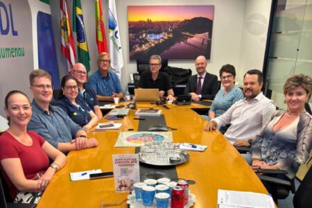 OAB Blumenau realiza visita institucional à CDL com foco em parcerias em prol da sociedade civil
