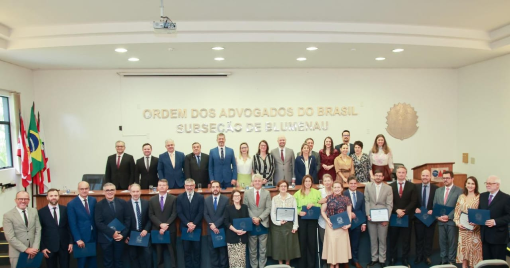Nova composição da 6ª Turma do Tribunal de Ética e Disciplina da OAB/SC toma posse em Blumenau