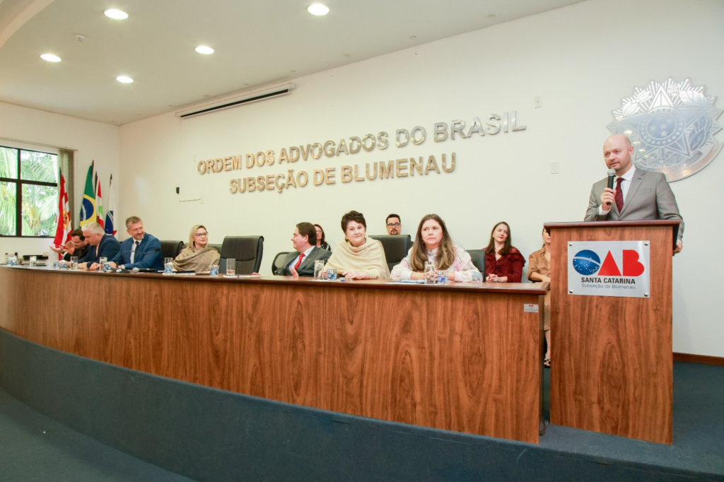 Nova composição da 6ª Turma do Tribunal de Ética e Disciplina da OAB/SC toma posse em Blumenau