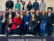 OAB Blumenau realiza solenidade de entrega de credenciais a novos advogados e advogadas