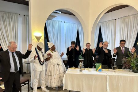Celebração inter-religiosa marca o Mês da Advocacia na OAB Blumenau