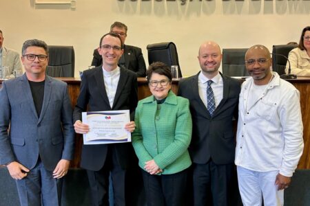 OAB Blumenau homenageia Diocese pelos 25 anos de fundação com solenidade especial