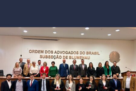 Entrega de Credenciais novos profissionais da Advocacia OAB Blumenau