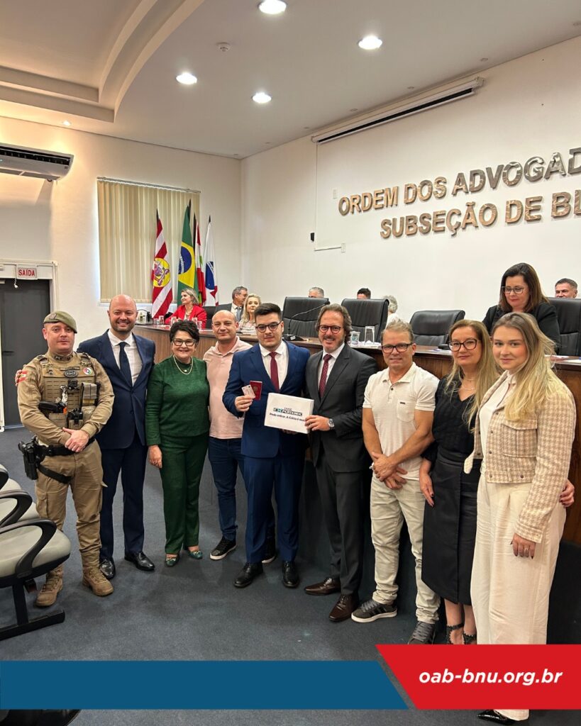 Entrega de Credenciais novos profissionais da Advocacia OAB Blumenau