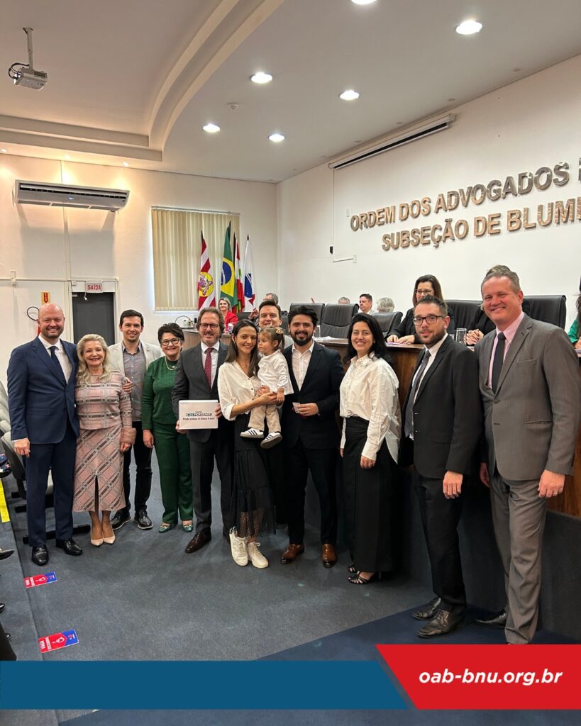Entrega de Credenciais novos profissionais da Advocacia OAB Blumenau