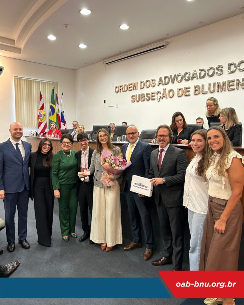 Entrega de Credenciais novos profissionais da Advocacia OAB Blumenau