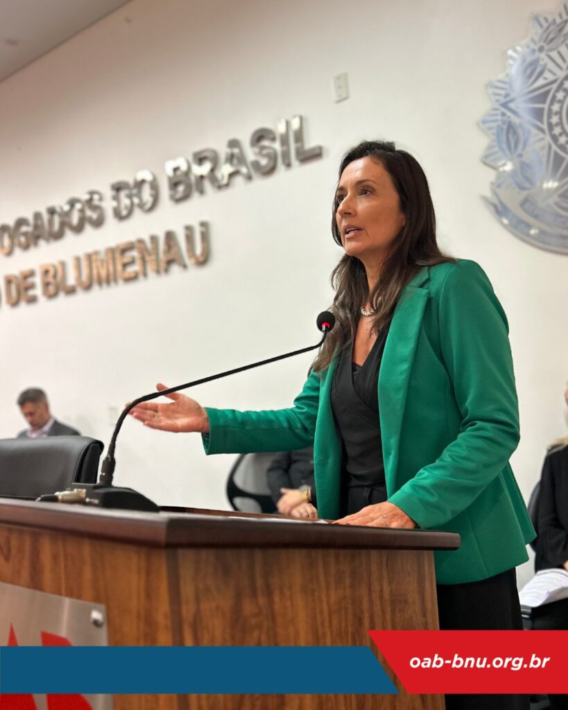 Entrega de Credenciais novos profissionais da Advocacia OAB Blumenau