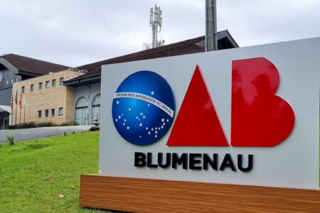 OAB Blumenau busca transparência no processo de nomeação de advogados dativos.