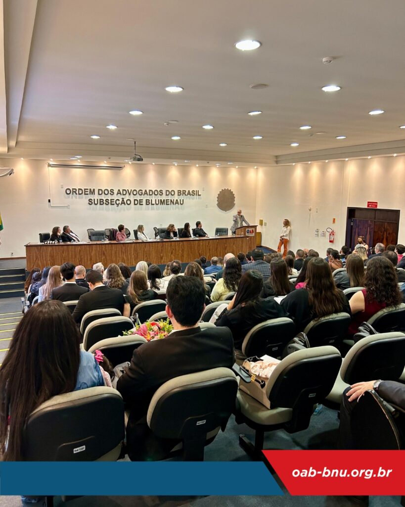 Solenidade de entrega de credenciais OAB Blumenau mês de setembro