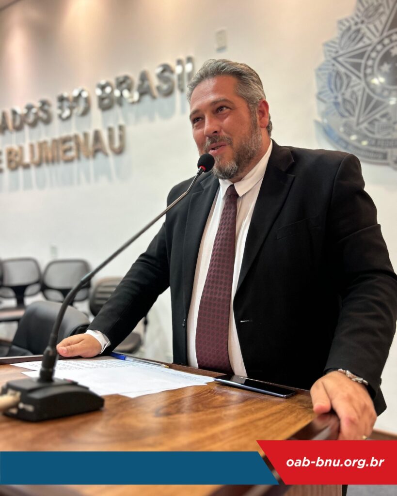 Solenidade de entrega de credenciais OAB Blumenau mês de setembro