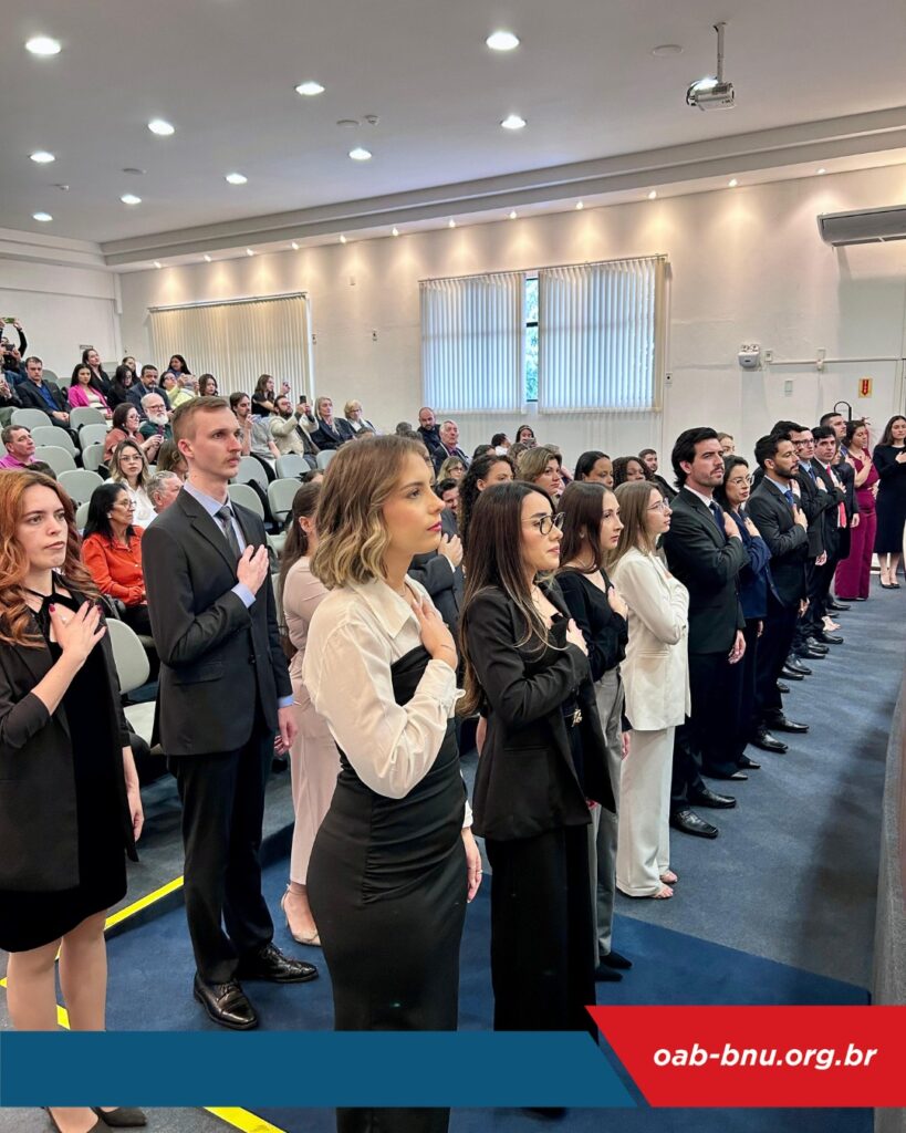Solenidade de entrega de credenciais OAB Blumenau mês de setembro