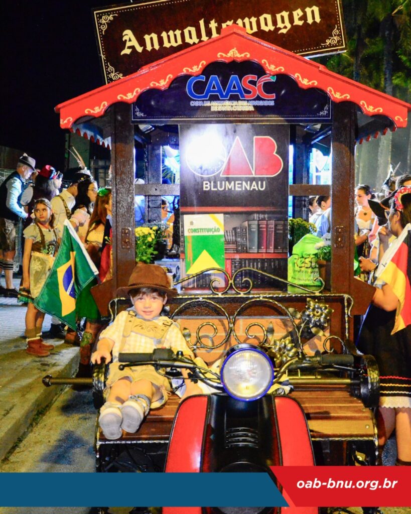 OAB Blumenau participa com alegria do desfile de abertura da Oktoberfest 2025