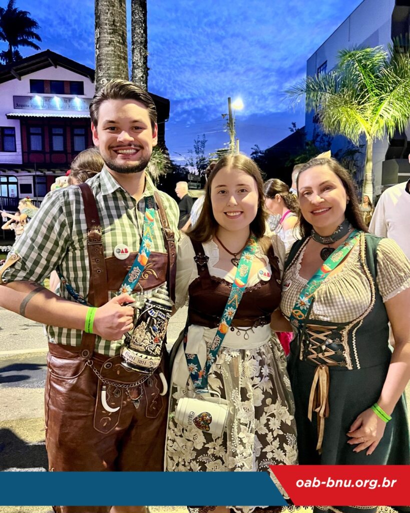 OAB Blumenau participa do 3º desfile da 40ª Oktoberfest