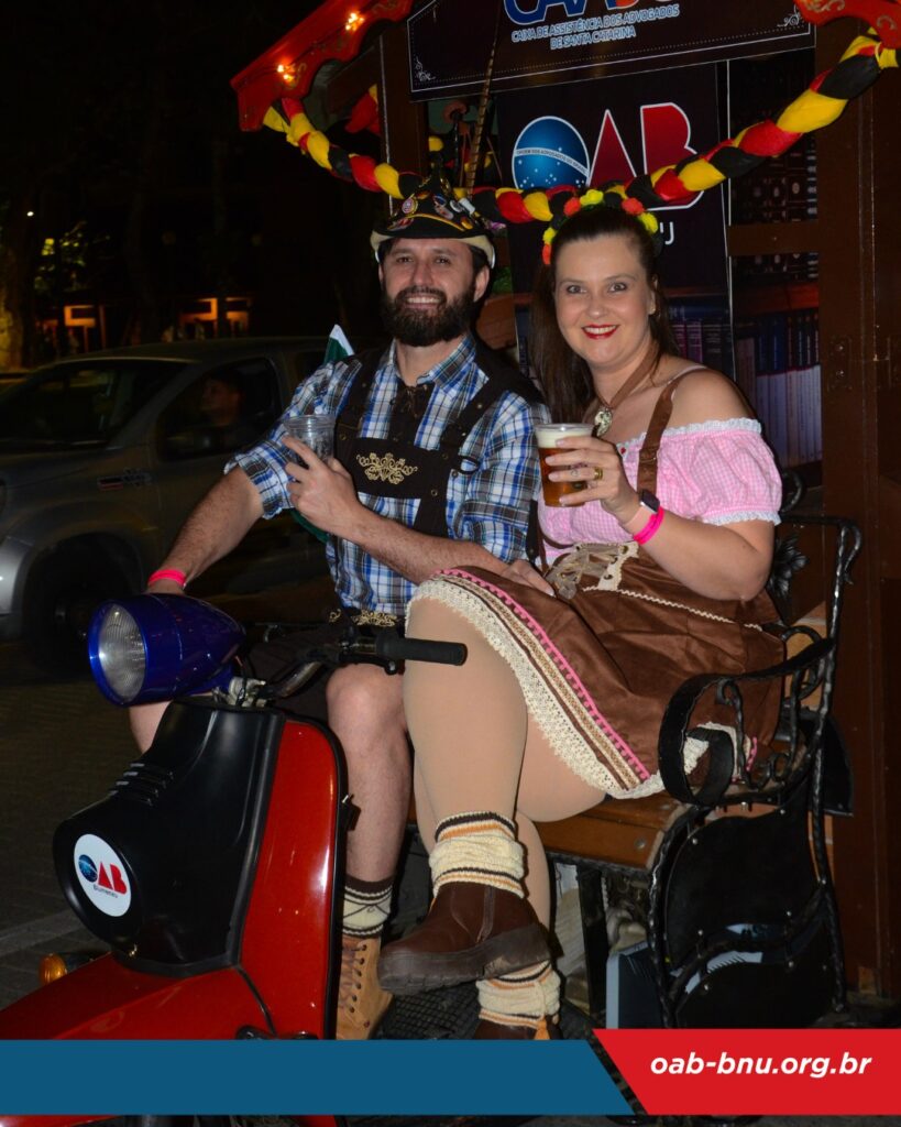 OAB Blumenau encerra participação na Oktoberfest 2025 com celebração da advocacia e da cultura local