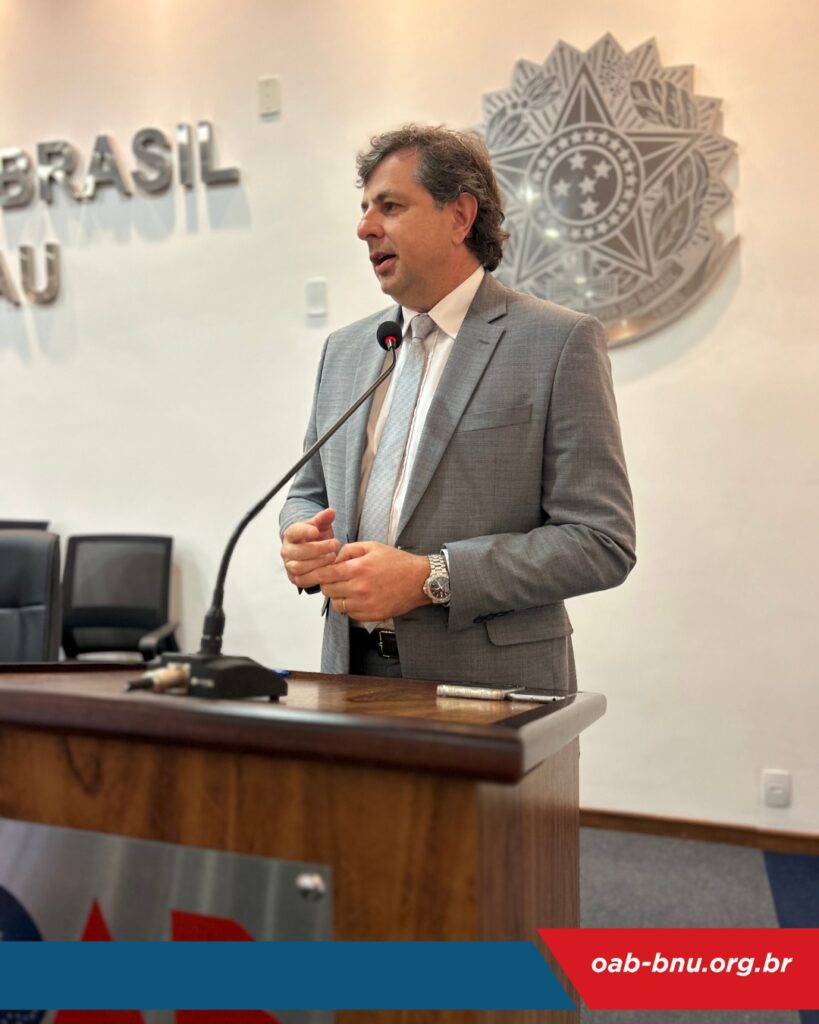 Novos advogados recebem credenciais em solenidade na OAB Blumenau