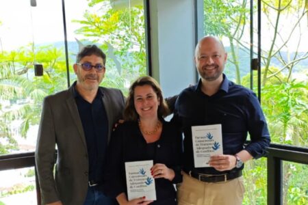 Livro sobre mediação e métodos de solução de conflitos destaca protagonismo humano e prática dialógica