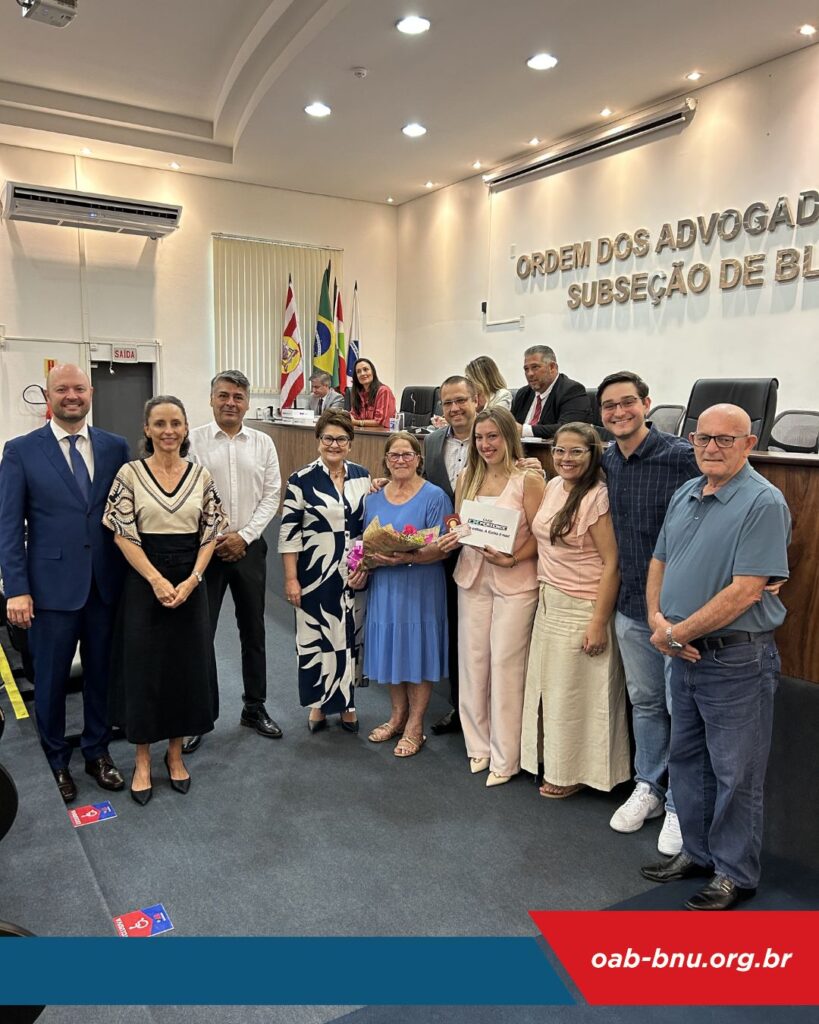 OAB Blumenau realiza solenidade de entrega de credenciais a novos advogados