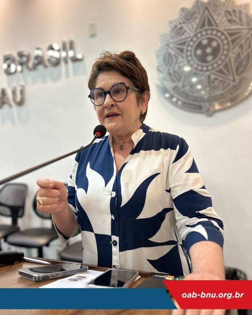 OAB Blumenau realiza solenidade de entrega de credenciais a novos advogados