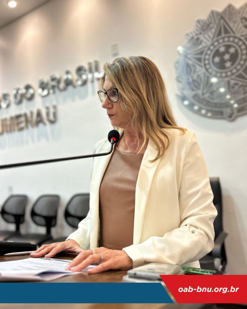 OAB Blumenau realiza solenidade de entrega de credenciais a novos advogados