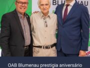 OAB Blumenau prestigia aniversário de 42 anos da AMPE Blumenau