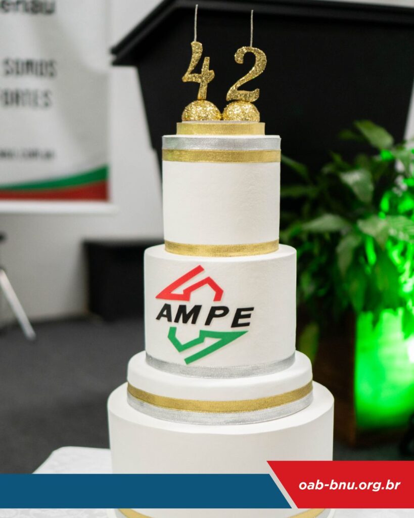 OAB Blumenau prestigia aniversário de 42 anos da AMPE Blumenau