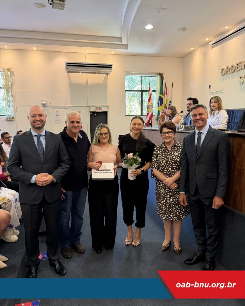 Solenidade de Compromisso e Entrega de Credenciais marca ingresso de novos advogados na OAB Blumenau