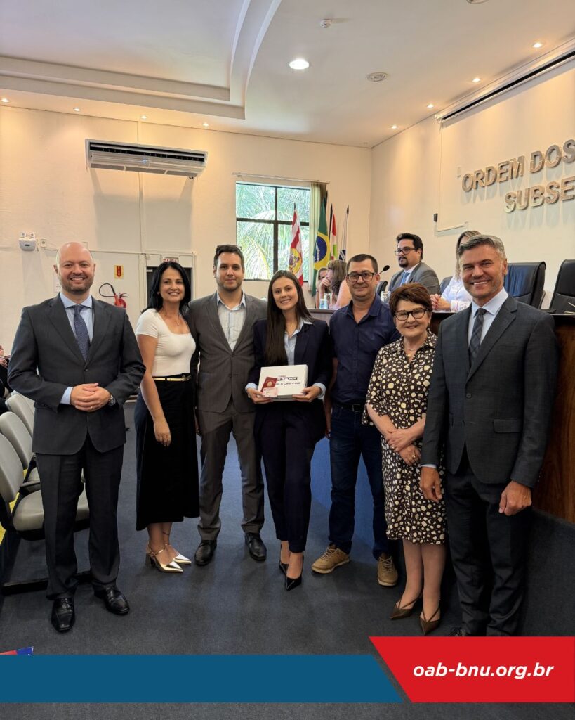 Solenidade de Compromisso e Entrega de Credenciais marca ingresso de novos advogados na OAB Blumenau