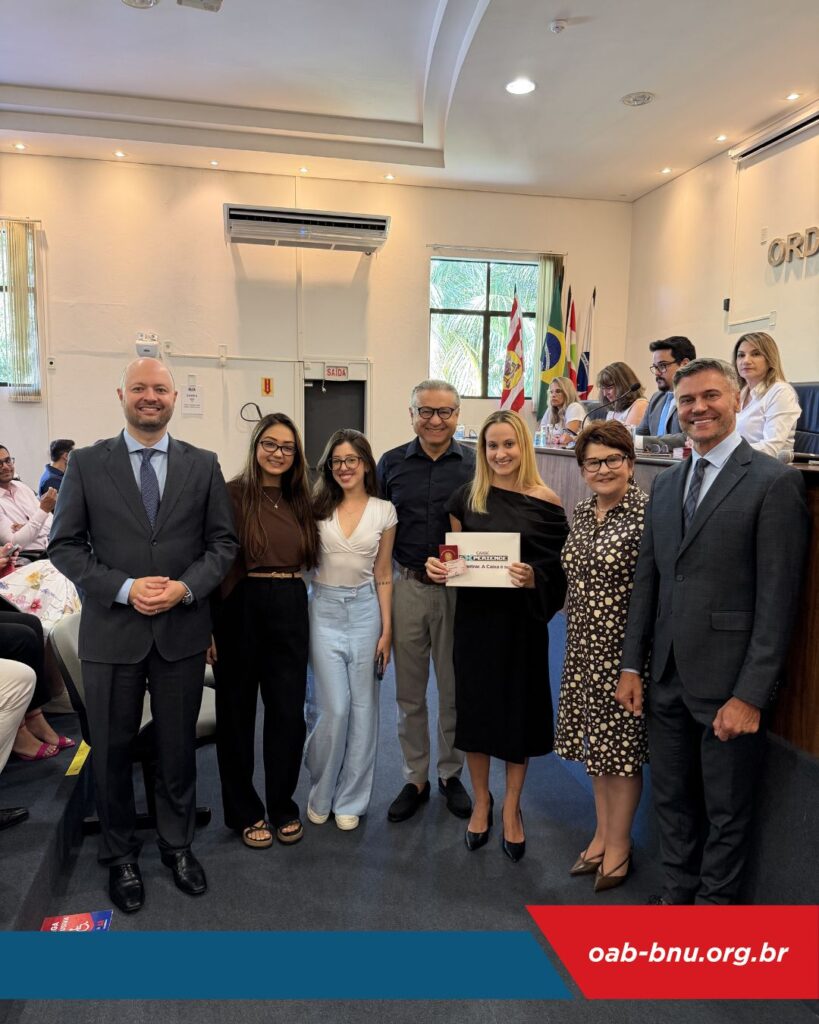 Solenidade de Compromisso e Entrega de Credenciais marca ingresso de novos advogados na OAB Blumenau