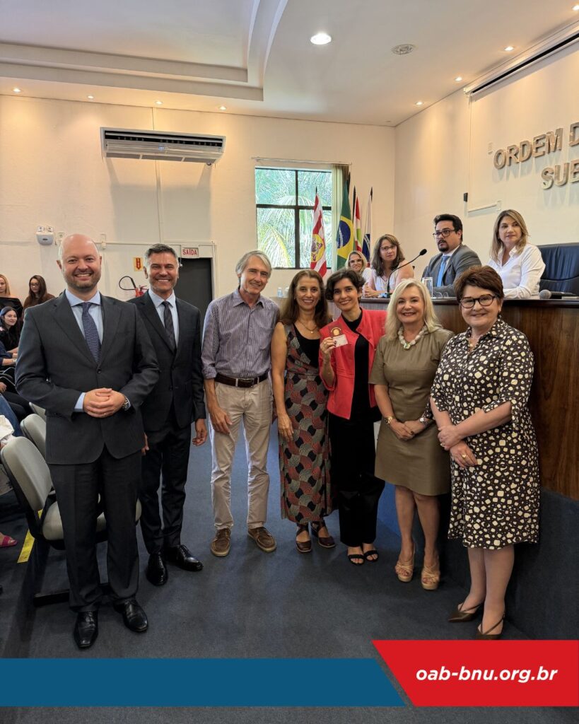 Solenidade de Compromisso e Entrega de Credenciais marca ingresso de novos advogados na OAB Blumenau