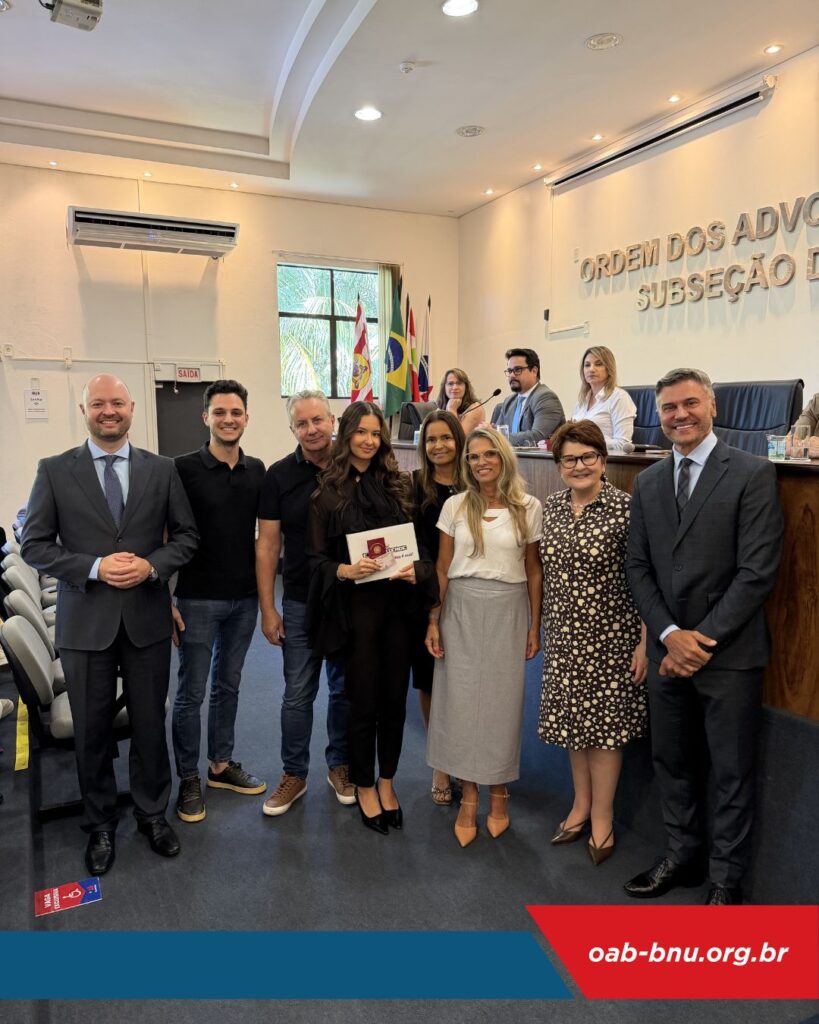 Solenidade de Compromisso e Entrega de Credenciais marca ingresso de novos advogados na OAB Blumenau