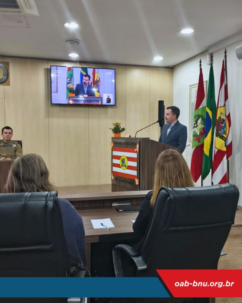 OAB Blumenau participa de evento do Maio Laranja na Câmara de Vereadores de Blumenau