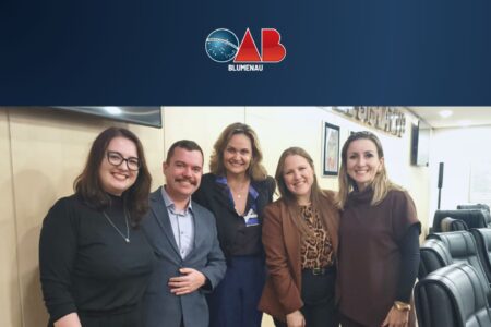 OAB Blumenau participa de evento do Maio Laranja na Câmara de Vereadores de Blumenau