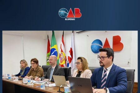 OAB Blumenau debate pautas institucionais da advocacia e recebe visita do presidente do TJSC durante sessão do Conselho Subseccional