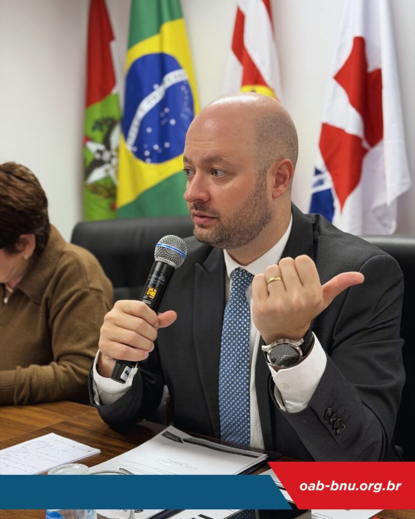 OAB Blumenau debate pautas institucionais da advocacia e recebe visita do presidente do TJSC durante sessão do Conselho Subseccional