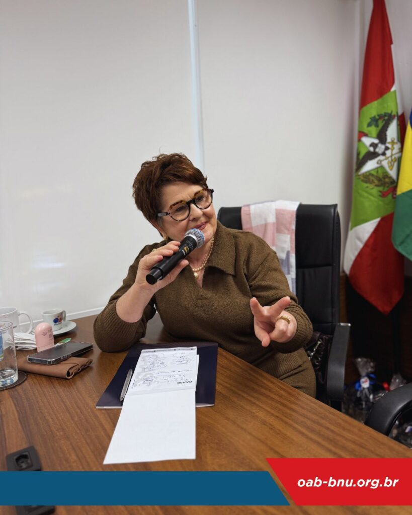OAB Blumenau debate pautas institucionais da advocacia e recebe visita do presidente do TJSC durante sessão do Conselho Subseccional