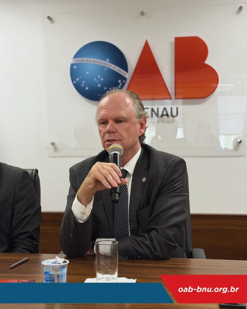 OAB Blumenau debate pautas institucionais da advocacia e recebe visita do presidente do TJSC durante sessão do Conselho Subseccional
