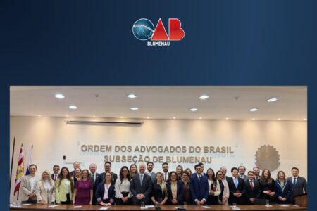 Presidente do TJSC prestigia entrega de credenciais na OAB Blumenau e recebe homenagem da Subseção