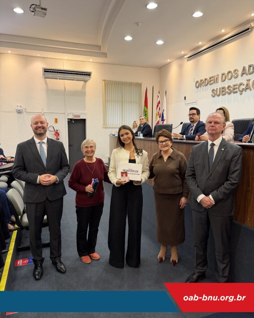 Presidente do TJSC prestigia entrega de credenciais na OAB Blumenau e recebe homenagem da Subseção