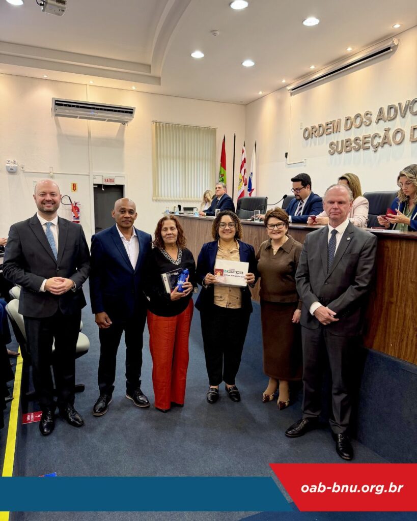 Presidente do TJSC prestigia entrega de credenciais na OAB Blumenau e recebe homenagem da Subseção
