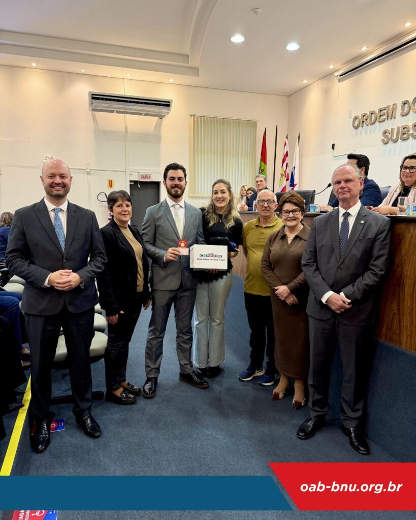 Presidente do TJSC prestigia entrega de credenciais na OAB Blumenau e recebe homenagem da Subseção