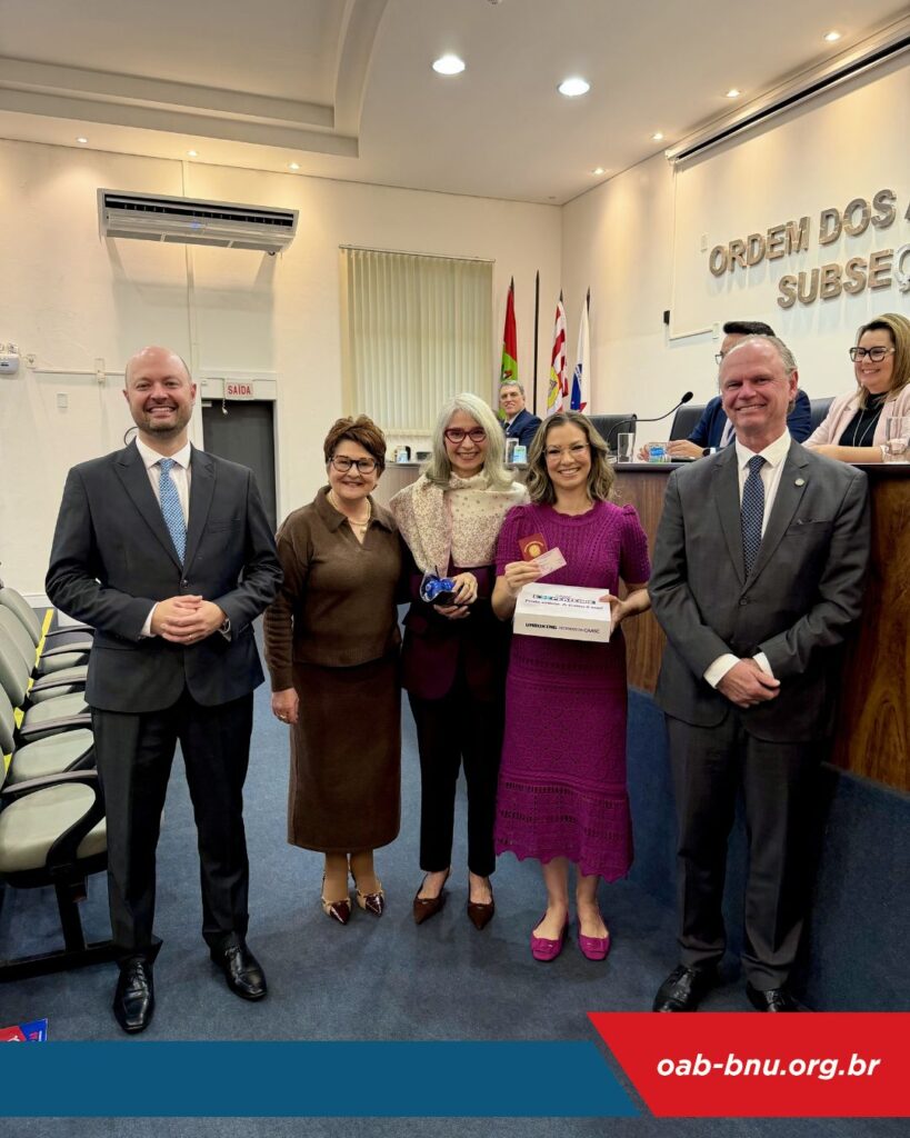 Presidente do TJSC prestigia entrega de credenciais na OAB Blumenau e recebe homenagem da Subseção