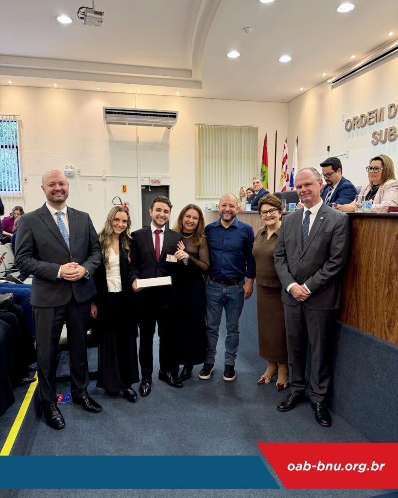 Presidente do TJSC prestigia entrega de credenciais na OAB Blumenau e recebe homenagem da Subseção