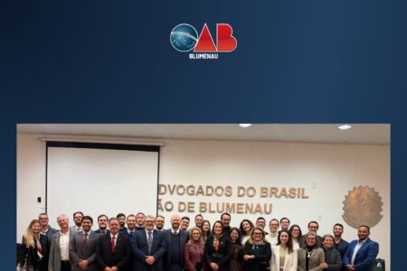 Seminário sobre Recuperação Judicial reúne especialistas e marca lançamento de coletânea jurídica na OAB Blumenau