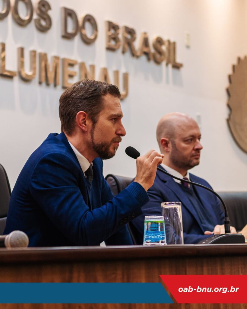 Seminário sobre Recuperação Judicial reúne especialistas e marca lançamento de coletânea jurídica na OAB Blumenau